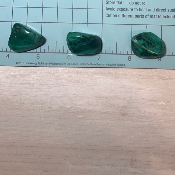 Malachite Tumbled Pocket Nugget One (1) per order Weighs Between 20-30 grams - Picture 4 of 7